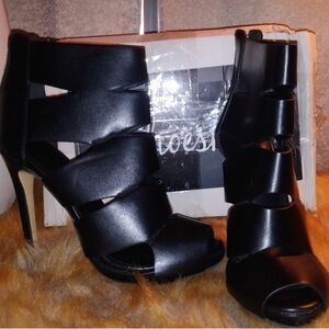Chic Black Strappy Heels